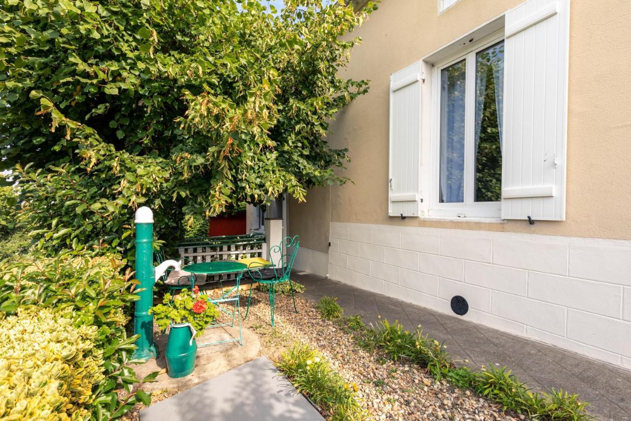 Ombrelle Vila Le Pian-sur-Garonne Exterior foto